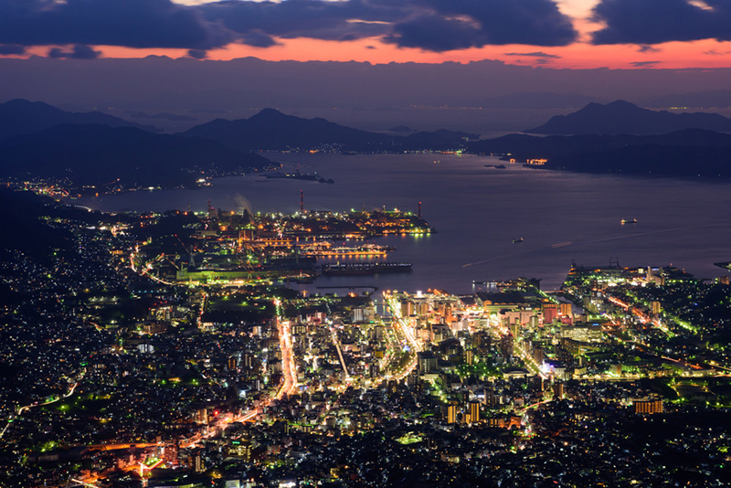 呉市、灰が峰からの夜景